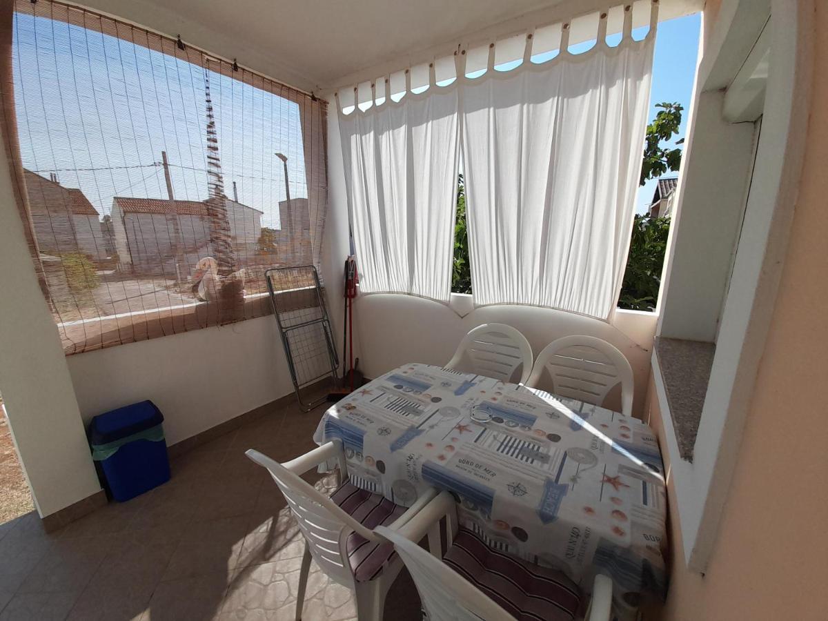 Apartmani Zana Pirovac Exterior foto
