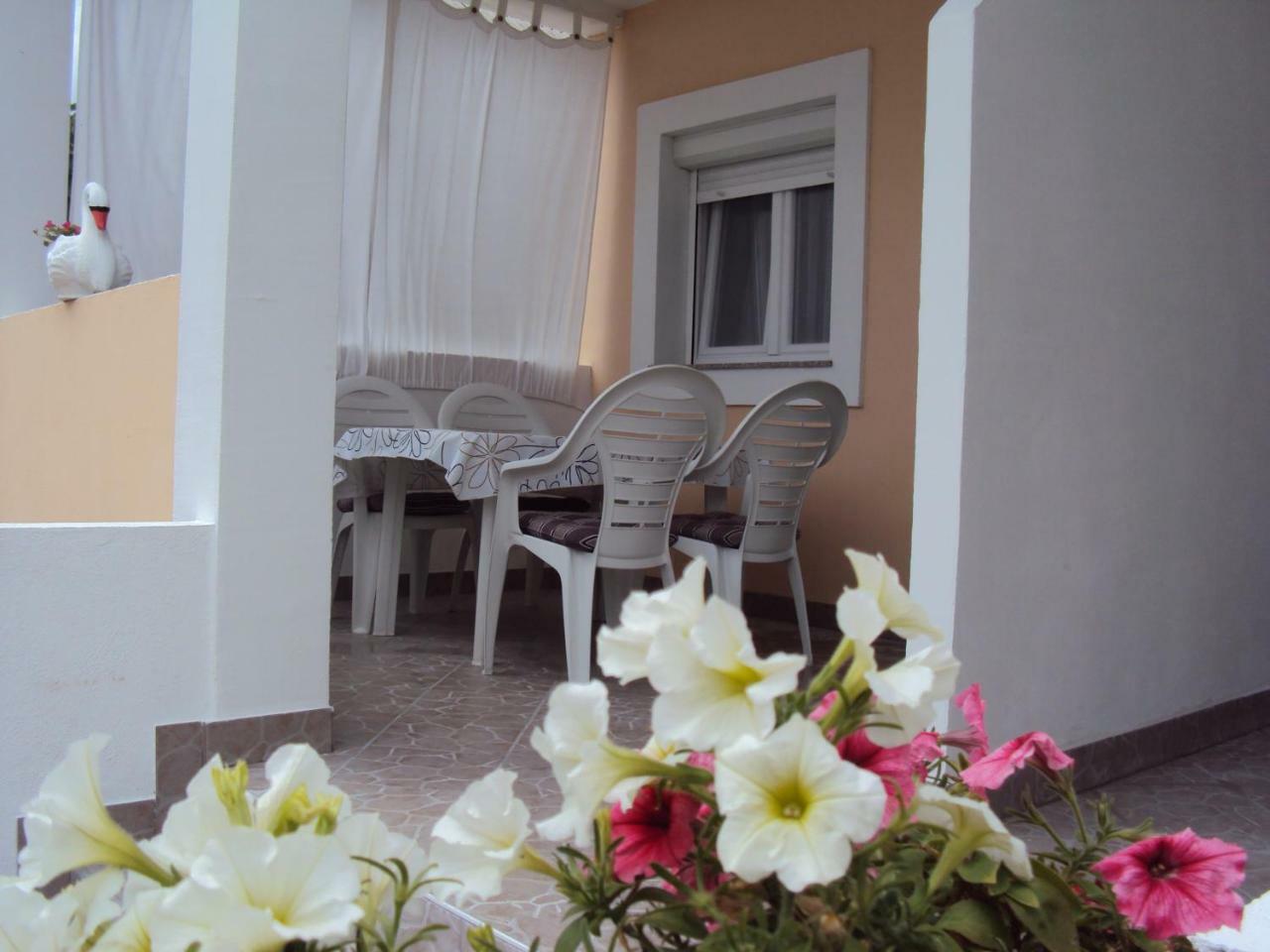 Apartmani Zana Pirovac Exterior foto